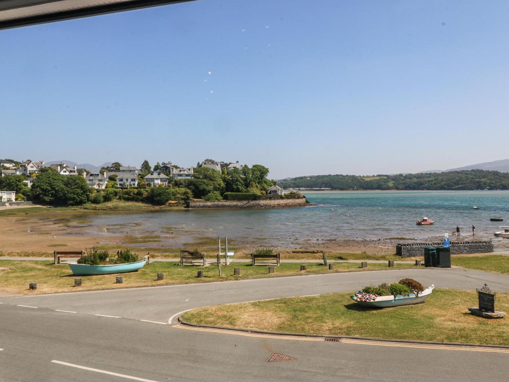 Sea View Apartment Porthmadog Dış mekan fotoğraf